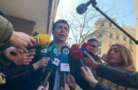ep gonzalo caballero atiende a los medios antes de participar en el comite federal del psoe
