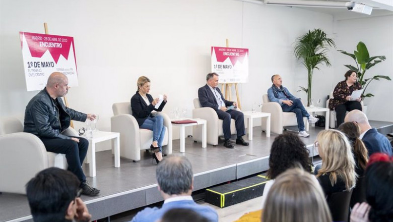(I-D) El secretario general de CCOO, Unai Sordo; la vicepresidenta y ministra de Trabajo, Yolanda Díaz; el secretario de Estado para la Agenda 2030 y secretario general del PCE, Enrique Santiago, y el secretario general de UGT, Pepe Álvarez. | A. Pérez Meca - Europa Press ep i d el secretario general de ccoo unai sordo la vicepresidenta y ministra de trabajo yolanda diaz