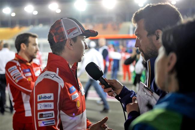 Jorge Lorenzo atiende a los medios en el GP Catar | DUCATI ep jorge lorenzo atiendelos mediosgp catar