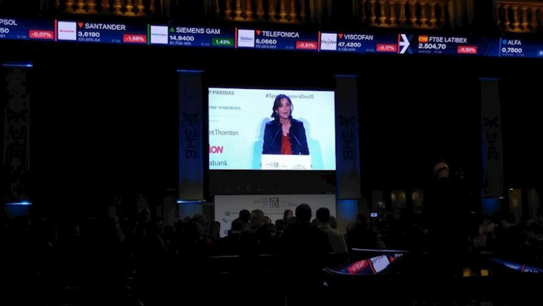 La ministra de Industria, Comercio y Turismo, Reyes Maroto, durante su intervención en el 'Spain Investors Day', celebrado este martes por la noche en la Bolsa de Madrid | EUROPA PRESS ep la ministra de industria comercio y turismo reyes maroto durante su intervencion en el spain