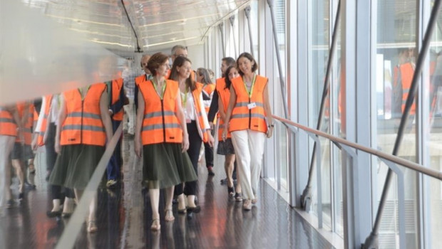 ep la ministraindustria comercioturismofunciones reyes maroto visitaaeropuertomadrid-barajas adolfo suarez