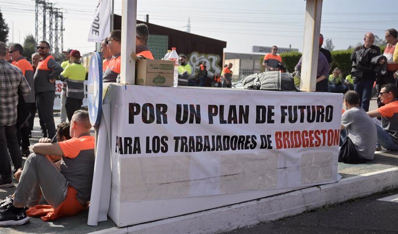 Economía/Motor.- Bridgestone reduce a 290 los despidos en su planta de ...