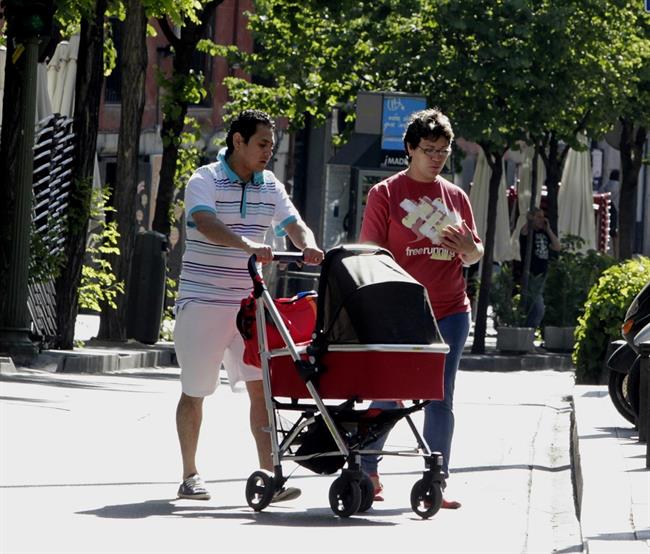 Niño, bebé, carrito | EUROPA PRESS ep nino bebe carrito