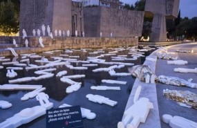 ep una playacolon rinde homenajelosde 500 ninos muertormar