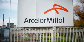 un logo du groupe siderurgique arcelormittal est visible sur le site de l entreprise a basse indre pres de nantes un logo du groupe siderurgique arcelormittal est visible sur le site de l entreprise a basse indre pres de nantes
