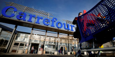 carrefour etudie des scenarios de consolidation a approche auchan selon le monde 