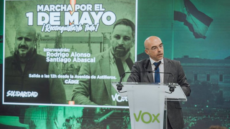 Archivo - El portavoz del Comité Ejecutivo Nacional y eurodiputado de Vox, Jorge Buxadé, en rueda de prensa | CHEMAPHOTO/VOX - Archivo ep archivo el portavoz del comite ejecutivo nacional y eurodiputado de vox jorge buxade en rueda