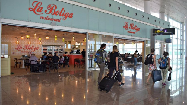 ep archivo - restaurant la botiga en el aeroport de barcelona en una imagen anterior a la pandemia