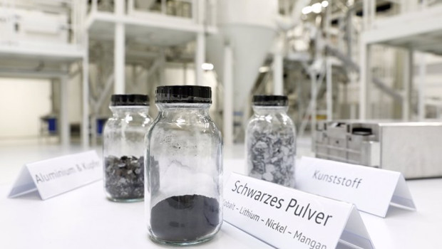 ep archivo   the raw materials obtained can be reused in a closed loop recycling process