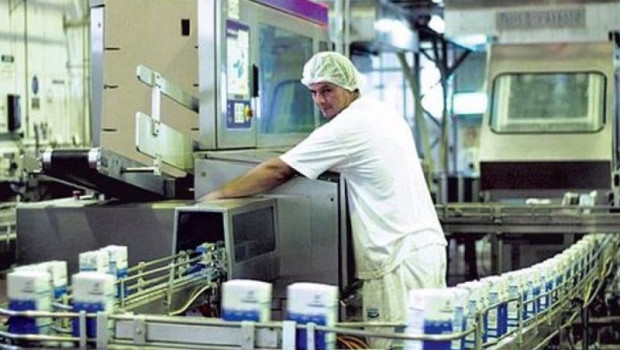 ep archivo   trabajador de la industria lactea