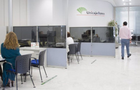 ep archivo   unicaja banco impulsa la contratacion online de seguros y ofrece un descuento de hasta