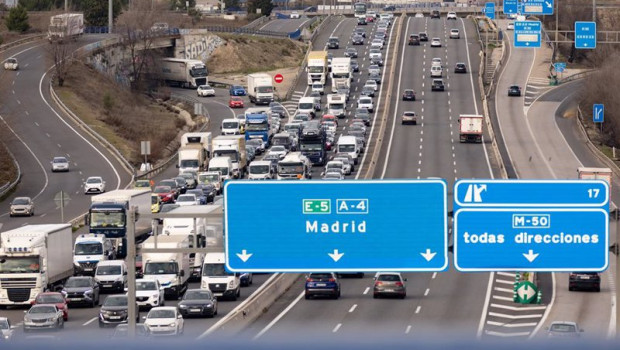 ep circulacion en el km 17 de la autovia a4 en la segunda fase de la operacion salida por navidad de