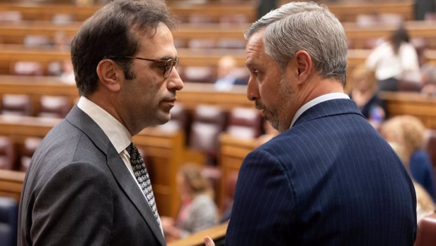 ep el ministro de economia comercio y empresa carlos cuerpo i y el diputado del pp juan bravo d ep el ministro de economia comercio y empresa carlos cuerpo i y el diputado del pp juan bravo d