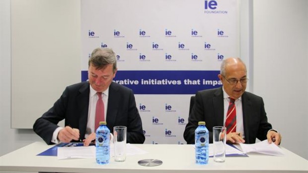 ep firmaacuerdocolaboracion fundacion ie peoplematters