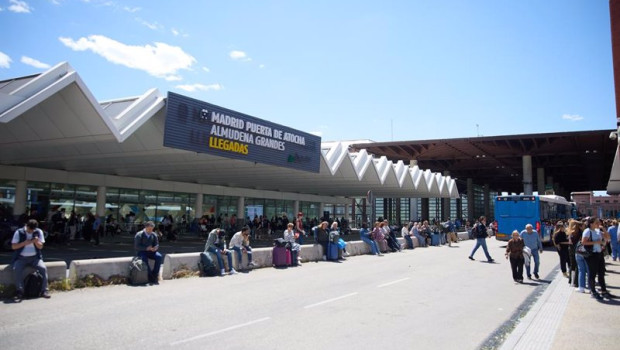 ep gente durante el apagion en atocha apagon electrico en madrid ep gente durante el apagion en atocha apagon electrico en madrid