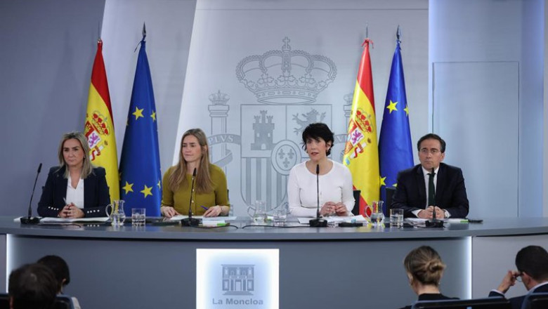 (I-D) La ministra de Educación, Milagros Tolón, la vicepresidenta tercera y ministra de Transición Ecológica , Sara Aagesen, la ministra de Inclusión, Seguridad Social y Migraciones, Elma Saiz, y el ministro de Exteriores, José Manuel Albares, | Alejandro Martínez Vélez - Europa Press ep i d la ministra de educacion milagros tolon la vicepresidenta tercera y ministra de transicion