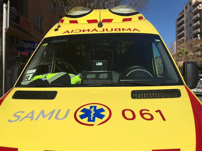 ep imagen de recurso de una ambulancia del samu 061