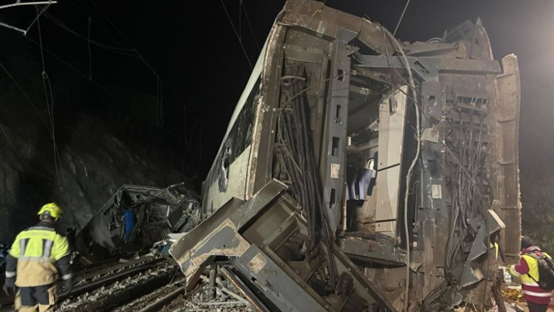 ep imagen de uno de los dos trenes que han descarrilado a la altura de adamuz cordoba este domingo ep imagen de uno de los dos trenes que han descarrilado a la altura de adamuz cordoba este domingo