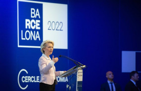 ep la presidenta de la comision europea ursula von der leyen tras recibir el ii premio cercle