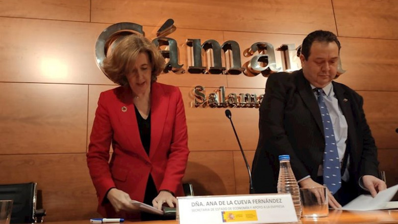 ep la secretaria de estado de economia ana de la cueva junto al presidente de la camara de comercio