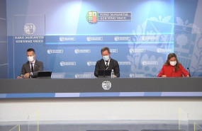 ep los consejeros vascos jokin bildarratz bingen zupiria y gotzone sagardui en rueda de prensa