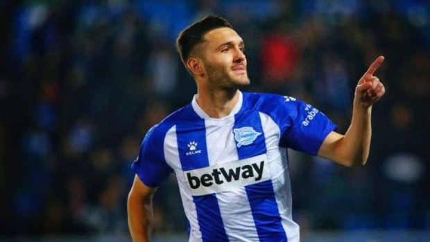 ep lucas perez celebra un gol del alaves