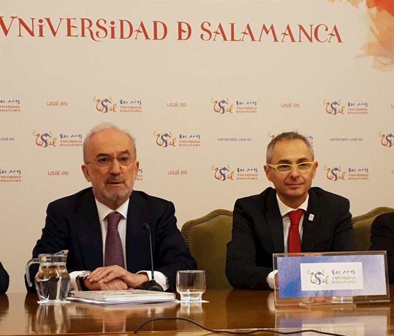 ep munoz machado i en la usal junto al rector de la institucion academica ricardo rivero d ep munoz machado i en la usal junto al rector de la institucion academica ricardo rivero d