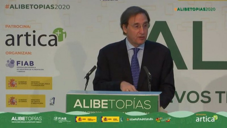 ep tomas pascual presidente de fiab durante un acto
