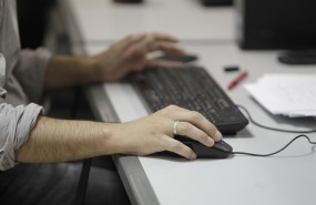 ep trabajador oficina teclado ordenador