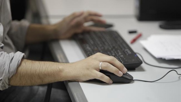 ep trabajador oficina teclado ordenador