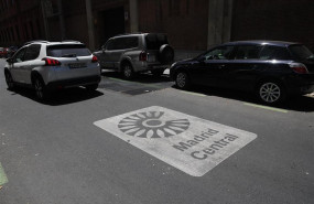 ep un vehiculoasenalmadrid centralla acera que marcaentradala zona