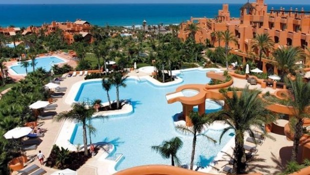 Competition watchdog probes high-pressure tactics of hotel booking sites
