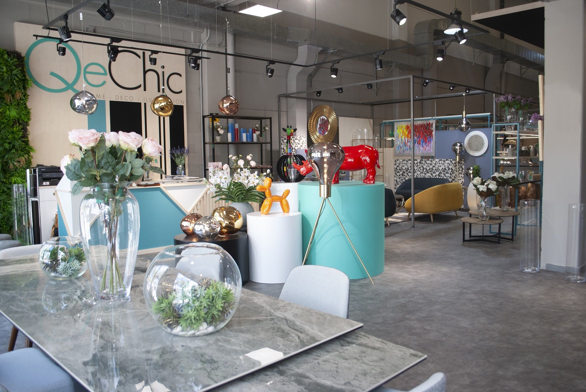 frase Andes Peligro QeChic abre su primera tienda de muebles, iluminación y decoración en  Madrid - Bolsamania.com