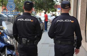 ep agentespolicia nacional patrullando