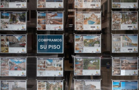 ep archivo   anuncios de viviendas en venta en una inmobiliaria a 15 de abril de 2024 en palma de