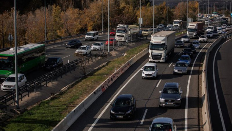 Archivo - Circulación en la autovía del Este, la A-3 | Alejandro Martínez Vélez - Europa Press - Archivo ep archivo circulacion en la autovia del este la a 3
