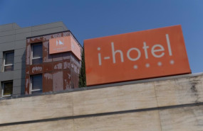 ep archivo   fachada de un hotel