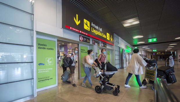 ep archivo pasajeros llegan al aeropuerto adolfo suarez madrid barajas a 9 de julio de 2021 en ep archivo pasajeros llegan al aeropuerto adolfo suarez madrid barajas a 9 de julio de 2021 en