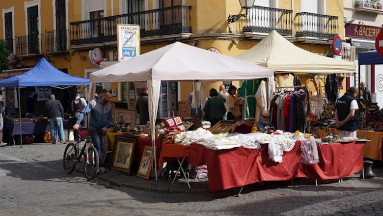 ep baja afluencia de publico en el tradicional mercadillo del el jueves a consecuencia del impacto