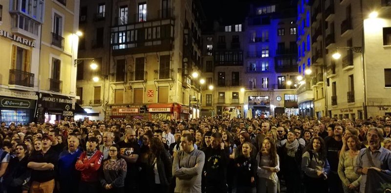 ep concentracion en protesta por la sentencia del caso alsasua