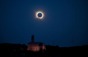 ep corbera debre durante el eclipse solar total de 2026 a 12 de agosto de 2026 en tarragona
