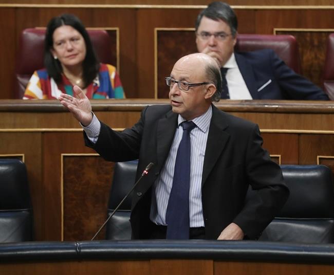 Cristóbal Montoro en la sesión de control al Gobierno en el Congreso | EUROPA PRESS ep cristobal montorola sesioncontrolgobiernocongreso