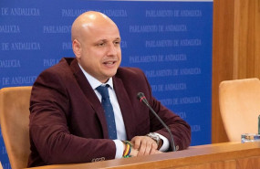 ep el portavoz parlamentario adjunto de vox rodrigo alonso en rueda de prensa foto de archivo