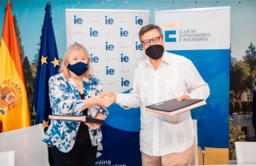 ep el presidente del club de exportadores e inversoresantonio bonet y la decana de ie school of