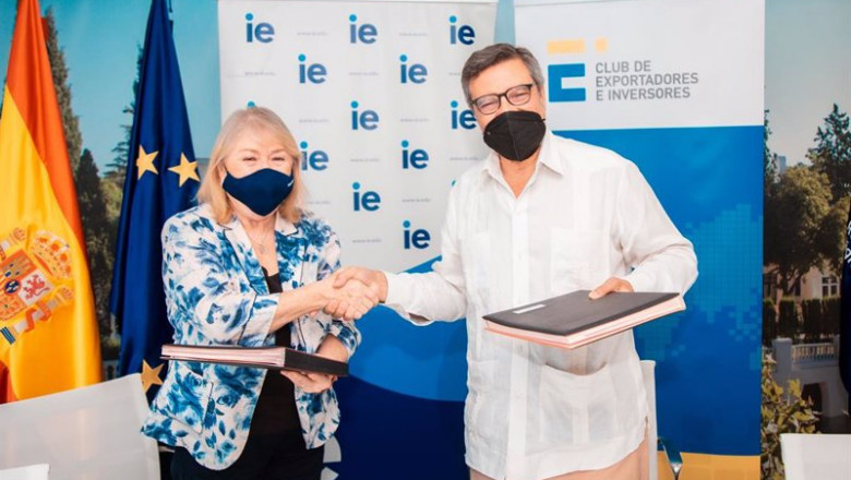 El presidente del Club de Exportadores e Inversores, Antonio Bonet, y la decana de IE School of Global & Public Affairs, Susana Malcorra | Club de Exportadores e Inversores e IE University ep el presidente del club de exportadores e inversoresantonio bonet y la decana de ie school of