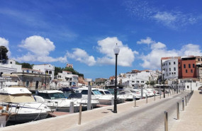 ep embarcaciones amarradas en el puerto de ciutadella