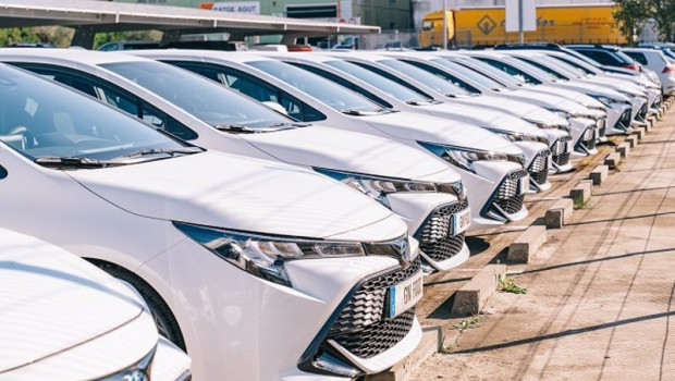 ep flota de toyota corolla electric hybrid para gm foods