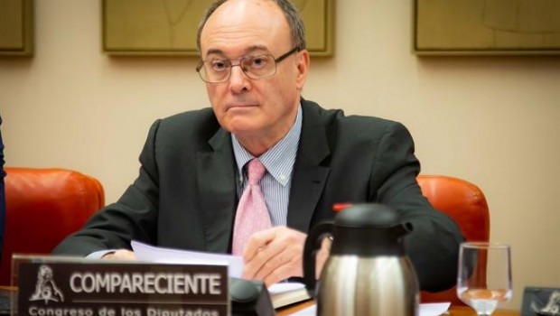El exgobernador del Banco de España, Luis María Linde. | CONGRESO - Archivo ep gobernadorbancoespana luis maria linde encongreso 20180523182102