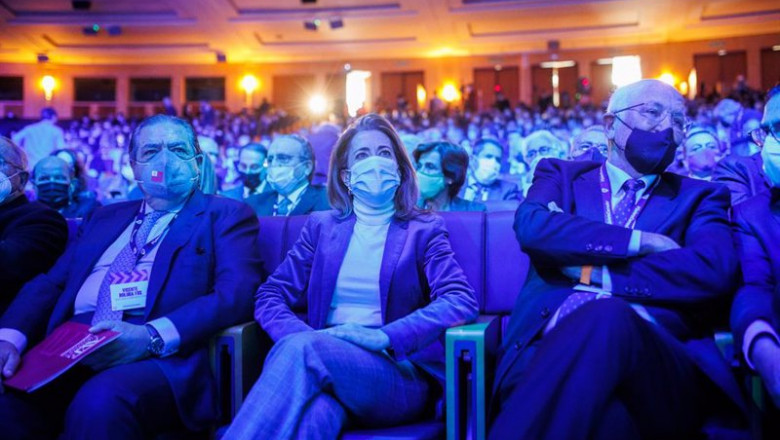 (I-D) El presidente de Boluda Corporación Marítima, Vicente Boluda; la ministra de Transportes, Movilidad y Agenda Urbana, Raquel Sánchez, y el presidente de Mercadona, Juan Roig | Alejandro Martínez Vélez - Europa Press ep i d el presidente de boluda corporacion maritima vicente boluda la ministra de transportes