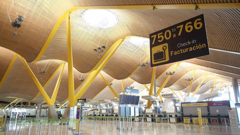 Instalaciones internas de la Terminal 4 del Aeropuerto Adolfo Suárez Madrid-Barajas Madrid, (España), a 2 de abril de 2020. | Eduardo Parra - Europa Press - Archivo ep instalaciones internas de la terminal 4 del aeropuerto adolfo suarez madrid-barajas madrid espana